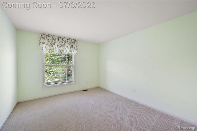 376 Bracken Court, Troy, MI 48098