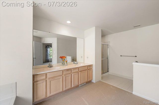 376 Bracken Court, Troy, MI 48098
