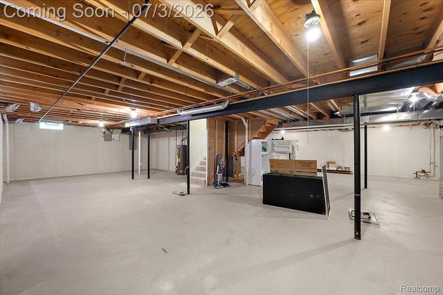 376 Bracken Court, Troy, MI 48098