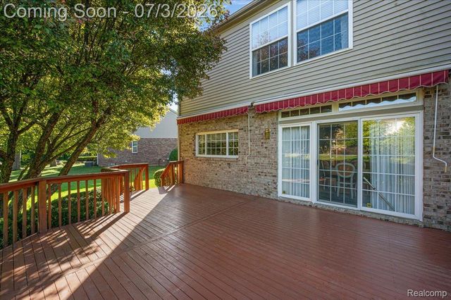 376 Bracken Court, Troy, MI 48098