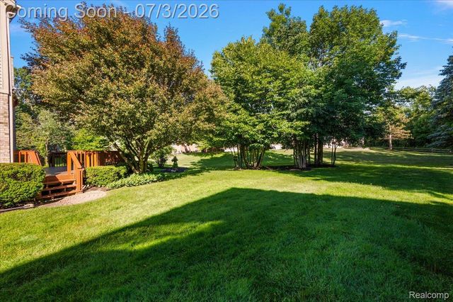 376 Bracken Court, Troy, MI 48098