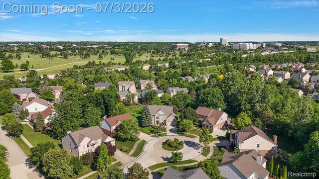 376 Bracken Court, Troy, MI 48098