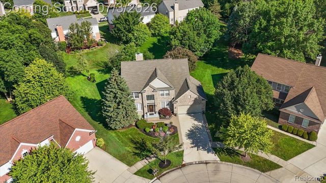 376 Bracken Court, Troy, MI 48098