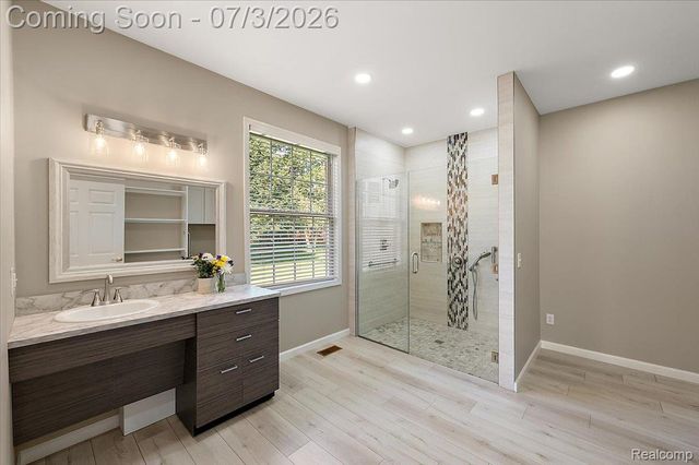 376 Bracken Court, Troy, MI 48098