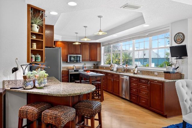 5900 BAYVIEW CIRCLE S, Gulfport, FL 33707