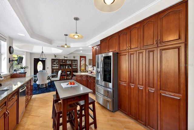 5900 BAYVIEW CIRCLE S, Gulfport, FL 33707