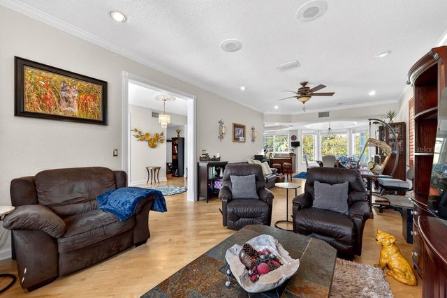 5900 BAYVIEW CIRCLE S, Gulfport, FL 33707