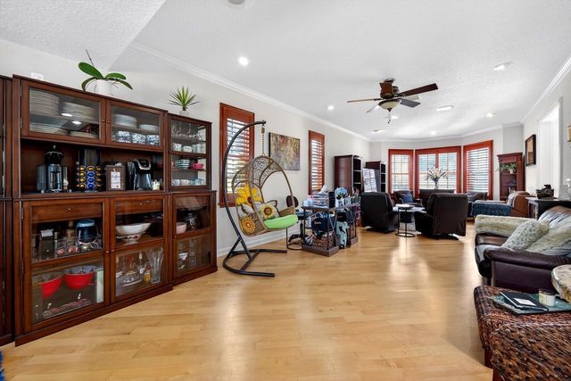 5900 BAYVIEW CIRCLE S, Gulfport, FL 33707