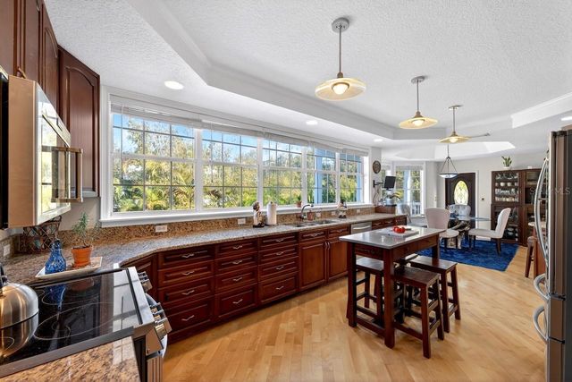 5900 BAYVIEW CIRCLE S, Gulfport, FL 33707