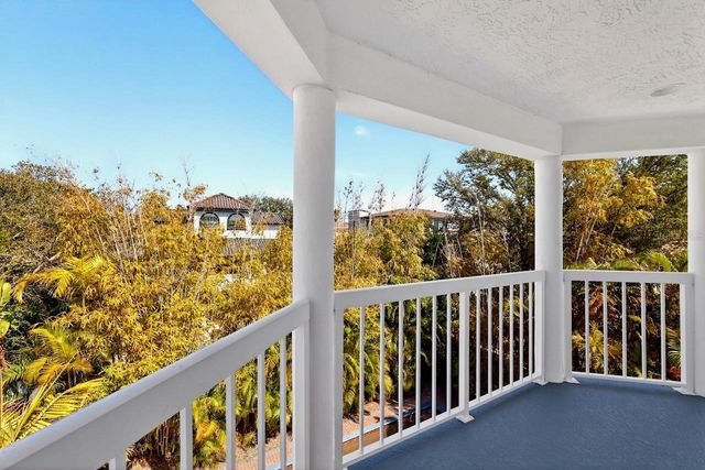 5900 BAYVIEW CIRCLE S, Gulfport, FL 33707