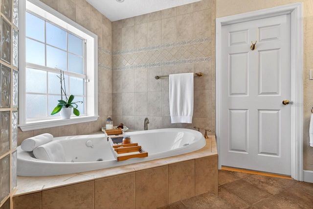 5900 BAYVIEW CIRCLE S, Gulfport, FL 33707