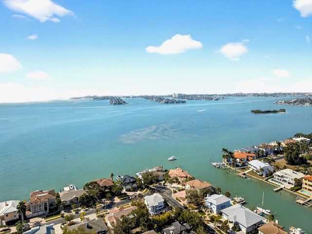 5900 BAYVIEW CIRCLE S, Gulfport, FL 33707