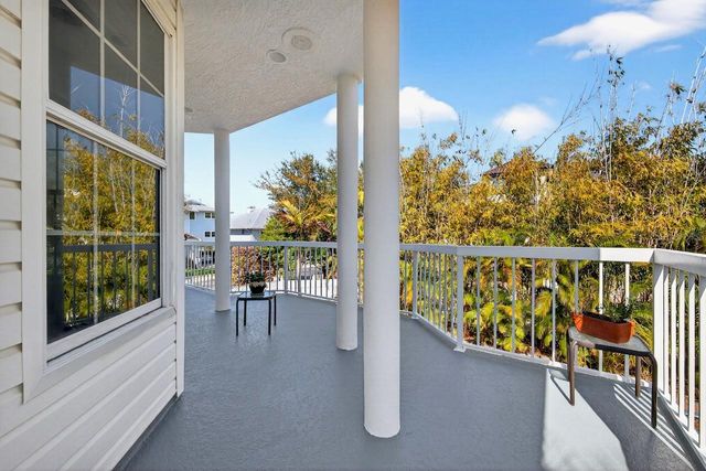 5900 BAYVIEW CIRCLE S, Gulfport, FL 33707