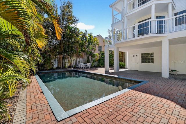 5900 BAYVIEW CIRCLE S, Gulfport, FL 33707