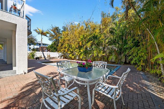 5900 BAYVIEW CIRCLE S, Gulfport, FL 33707