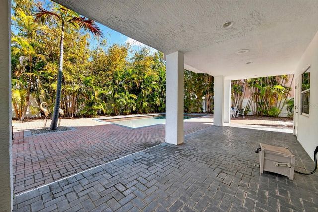 5900 BAYVIEW CIRCLE S, Gulfport, FL 33707