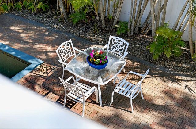 5900 BAYVIEW CIRCLE S, Gulfport, FL 33707