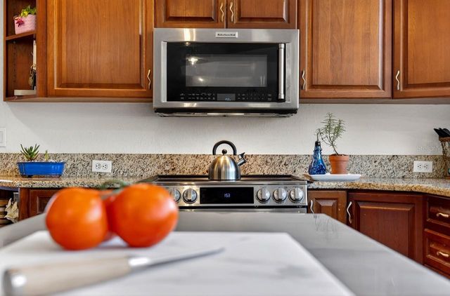 5900 BAYVIEW CIRCLE S, Gulfport, FL 33707