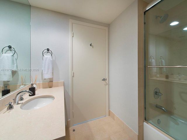 2711 S Ocean Dr. 2804, Hollywood, FL 33019