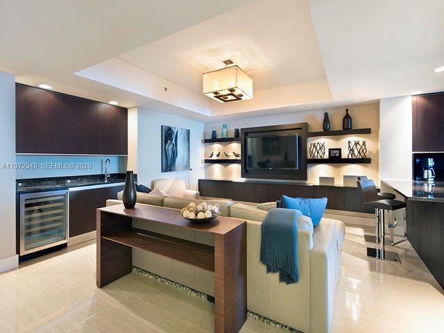 2711 S Ocean Dr. 2804, Hollywood, FL 33019