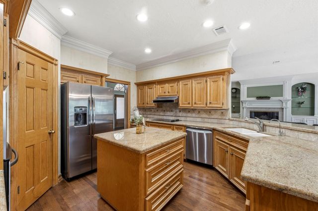 23 Royal Dalton Circle, Conroe, TX 77304