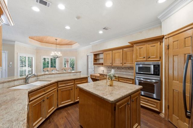 23 Royal Dalton Circle, Conroe, TX 77304