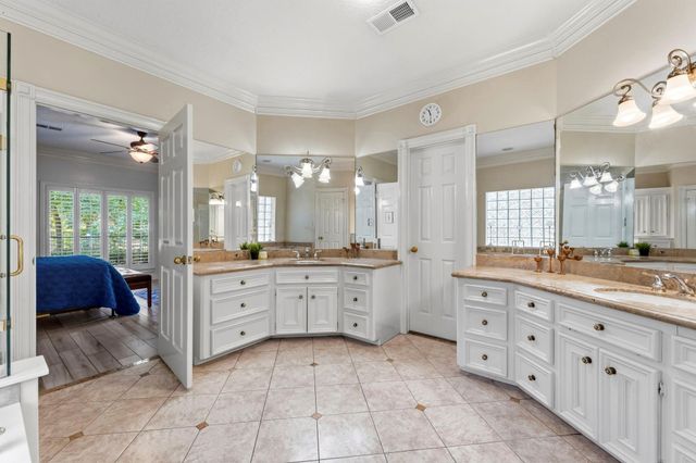 23 Royal Dalton Circle, Conroe, TX 77304