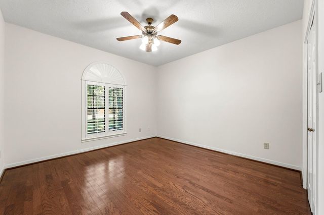 23 Royal Dalton Circle, Conroe, TX 77304