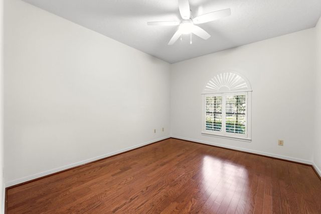 23 Royal Dalton Circle, Conroe, TX 77304