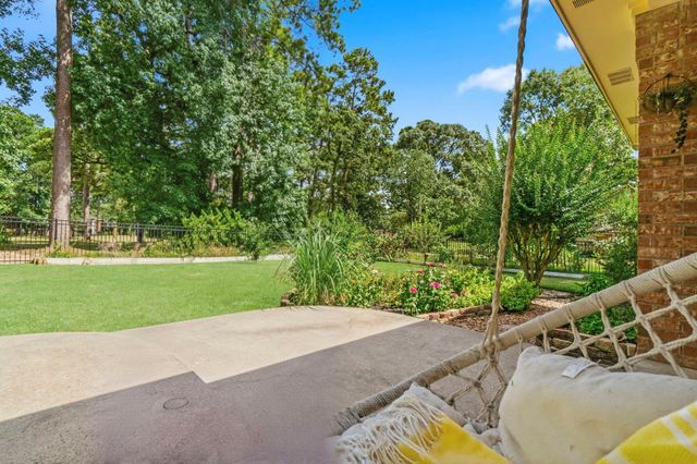 23 Royal Dalton Circle, Conroe, TX 77304