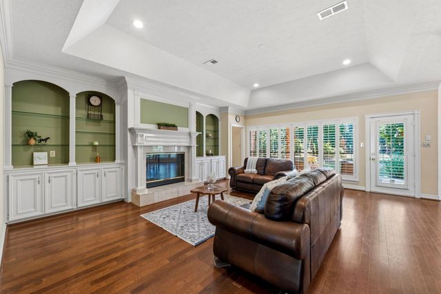 23 Royal Dalton Circle, Conroe, TX 77304