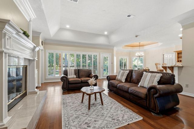 23 Royal Dalton Circle, Conroe, TX 77304
