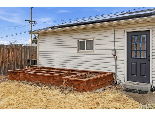 3630 Ivanhoe St, Denver, CO 80207