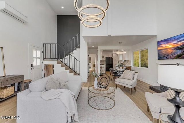 8655 Appian Way, Los Angeles, CA 90046