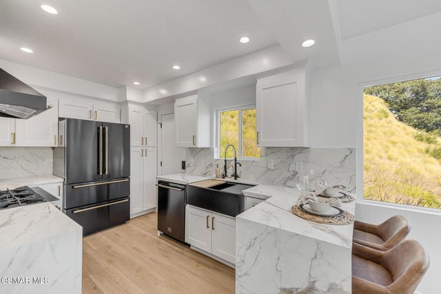 8655 Appian Way, Los Angeles, CA 90046