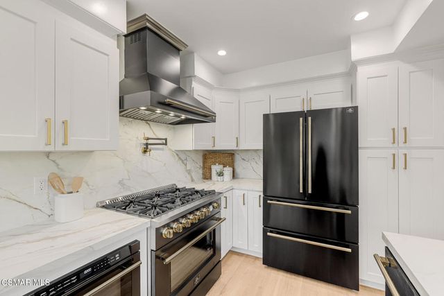 8655 Appian Way, Los Angeles, CA 90046