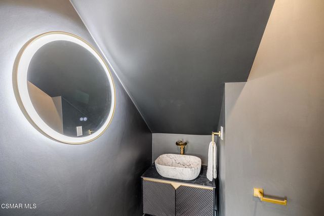 8655 Appian Way, Los Angeles, CA 90046