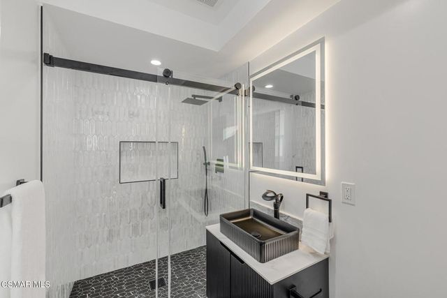 8655 Appian Way, Los Angeles, CA 90046