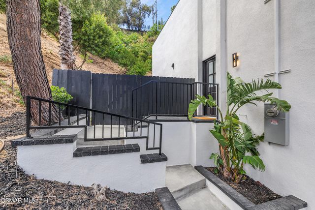 8655 Appian Way, Los Angeles, CA 90046