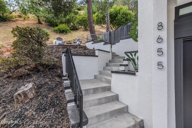 8655 Appian Way, Los Angeles, CA 90046