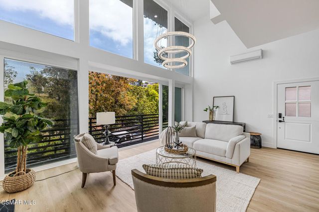 8655 Appian Way, Los Angeles, CA 90046