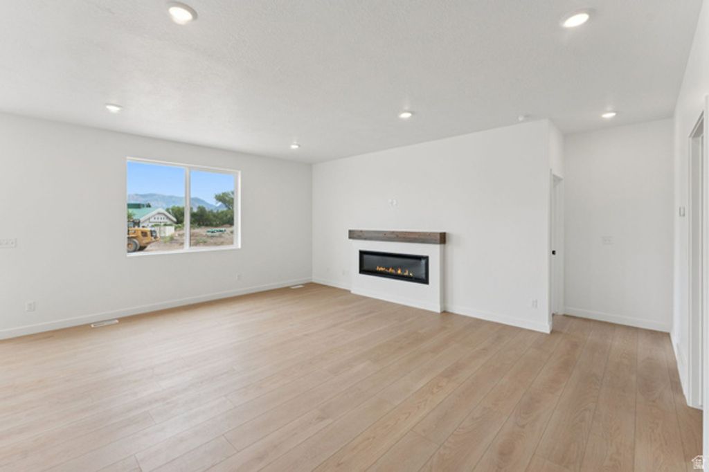 Image 12 of property listing at 983 W MOTOR VU DR #208, Riverdale, UT 84405