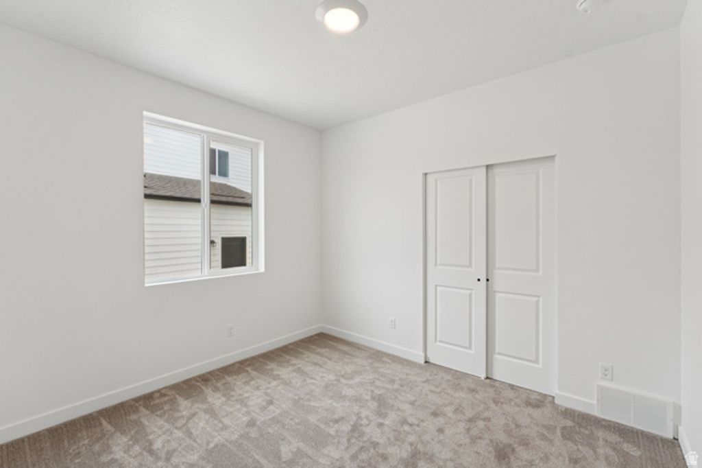 Image 27 of property listing at 983 W MOTOR VU DR #208, Riverdale, UT 84405