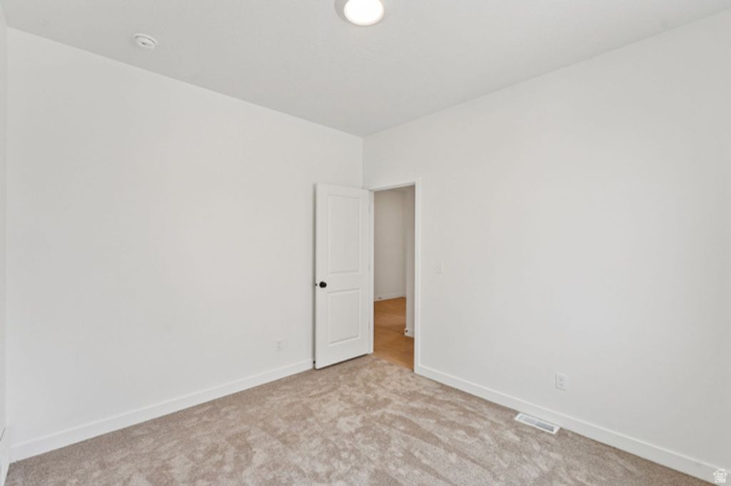 Image 28 of property listing at 983 W MOTOR VU DR #208, Riverdale, UT 84405