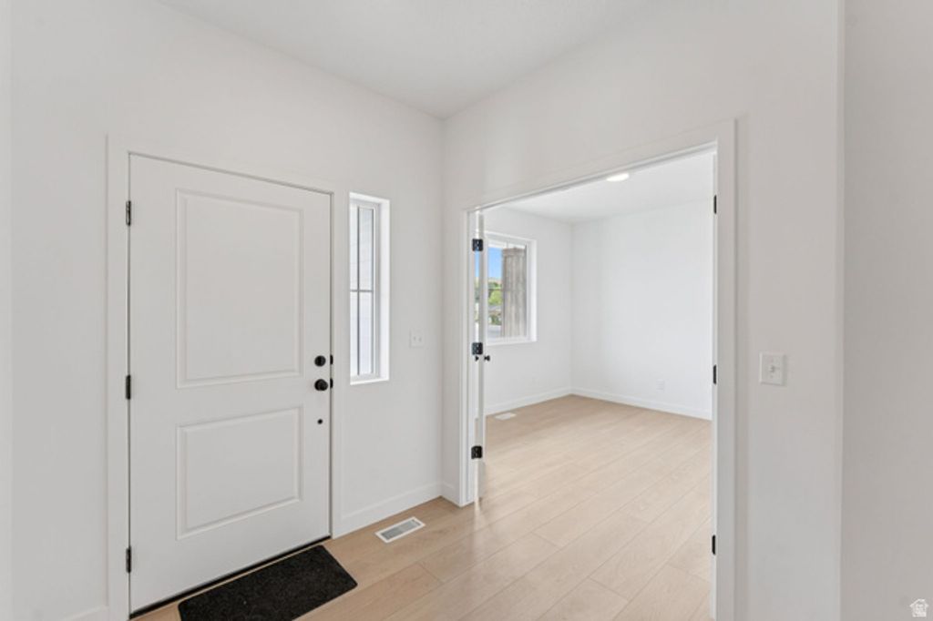 Image 30 of property listing at 983 W MOTOR VU DR #208, Riverdale, UT 84405