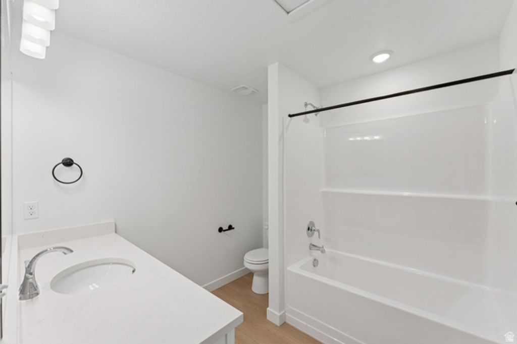 Image 33 of property listing at 983 W MOTOR VU DR #208, Riverdale, UT 84405