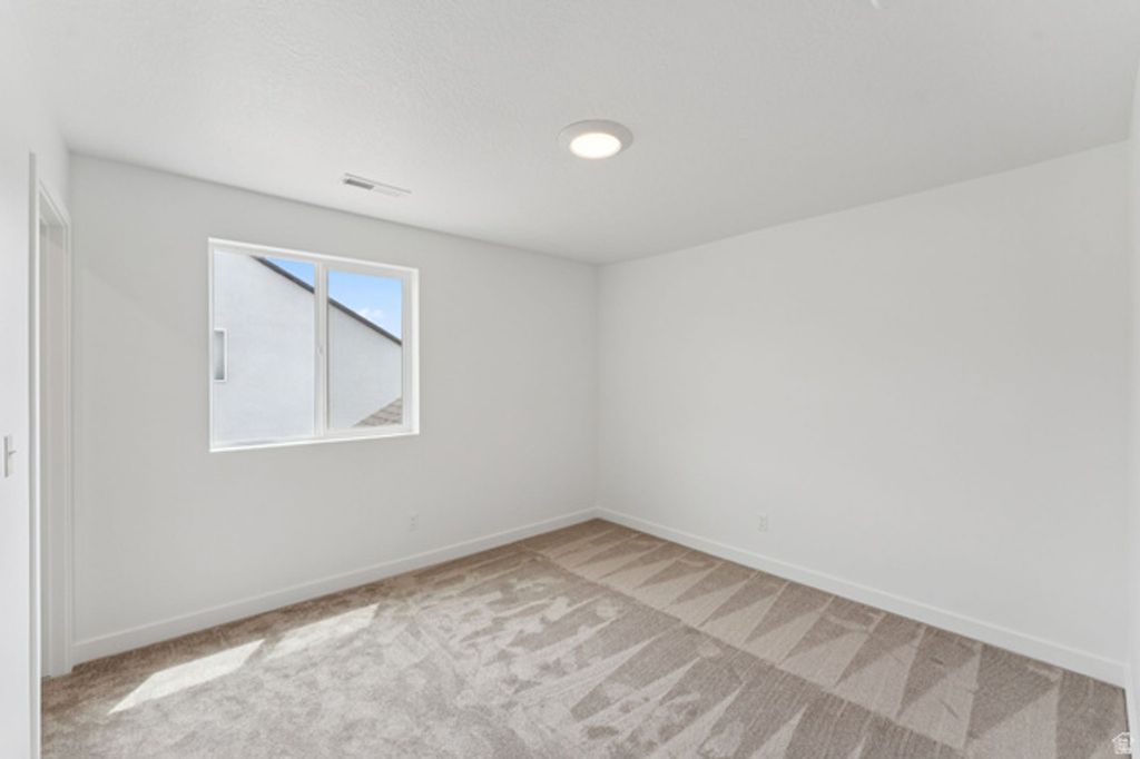 Image 35 of property listing at 983 W MOTOR VU DR #208, Riverdale, UT 84405