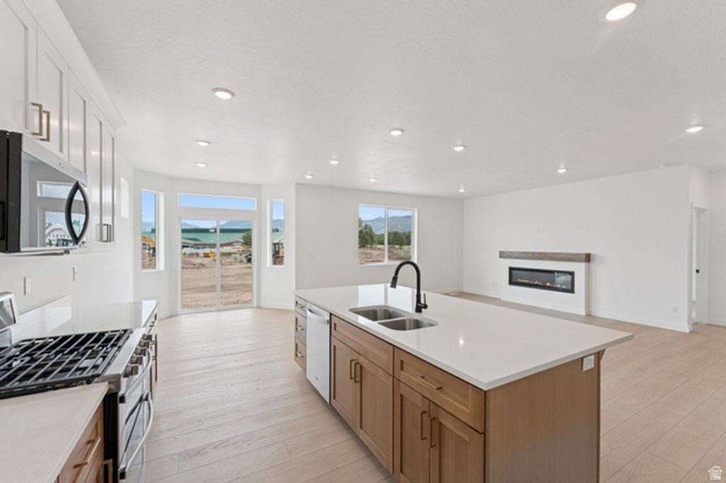 Image 8 of property listing at 983 W MOTOR VU DR #208, Riverdale, UT 84405