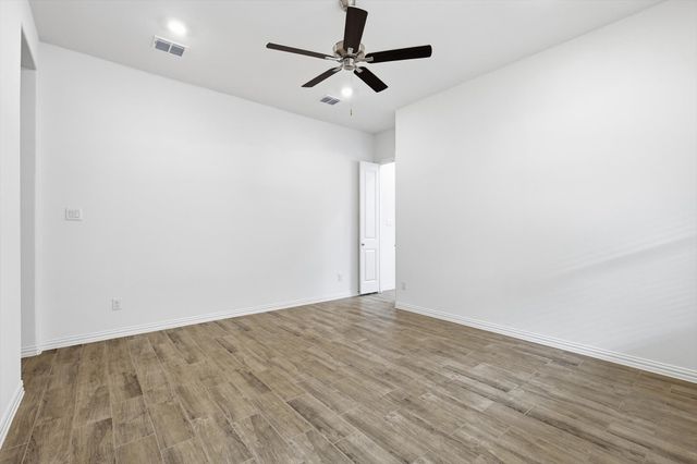 4747 Kings Garden Parkway, Arlington, TX 76005