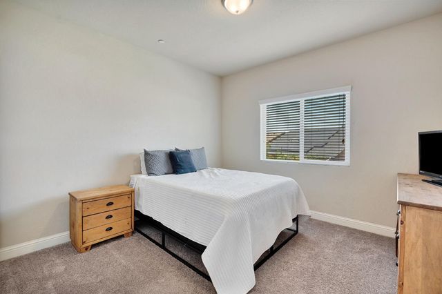 3885 Alamos Avenue, Clovis, CA 93619
